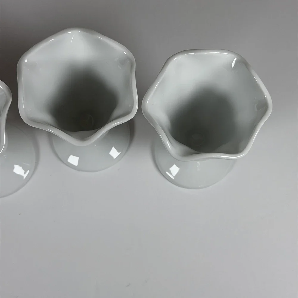 Set of 4 Sur La Table White Porcelain Footed Ice Cream Dessert Bowls Scalloped
